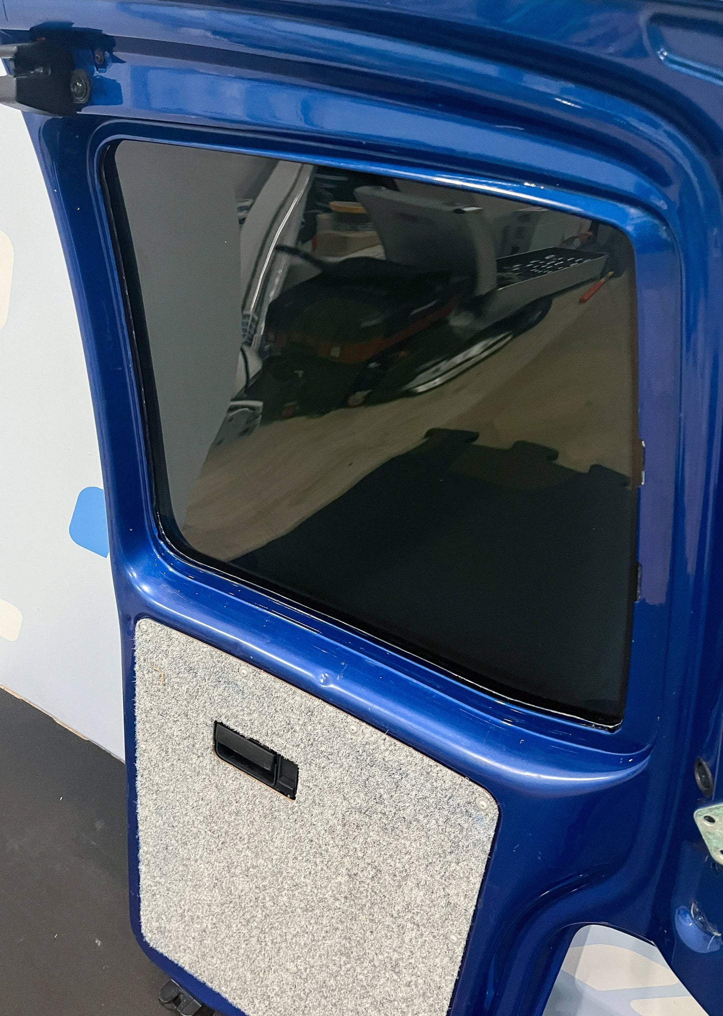 Volkswagen Transporter T6 Rear door left blue 7H0827091AP