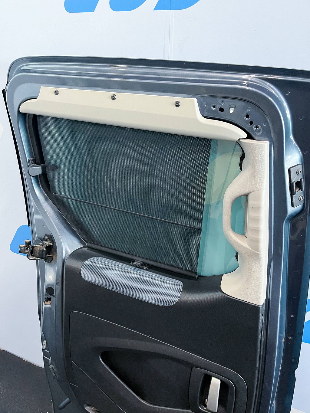 Citroen Berlingo Schuifdeur links EZWD grijs met ruit 9006L9