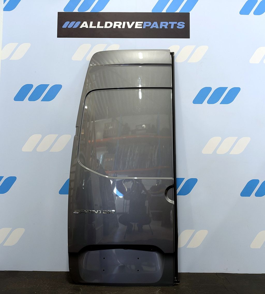 Mercedes Sprinter W907 achterdeur links H2 donkergrijs dicht