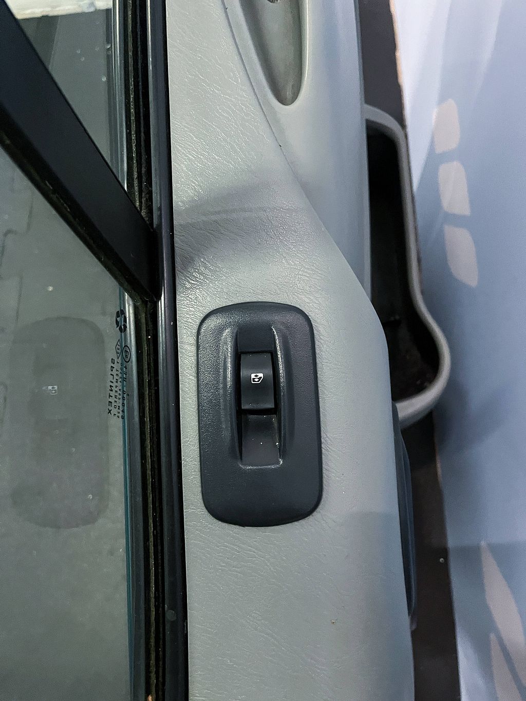 Opel Vivaro Renault Trafic Voorportier rechts groen 93194148