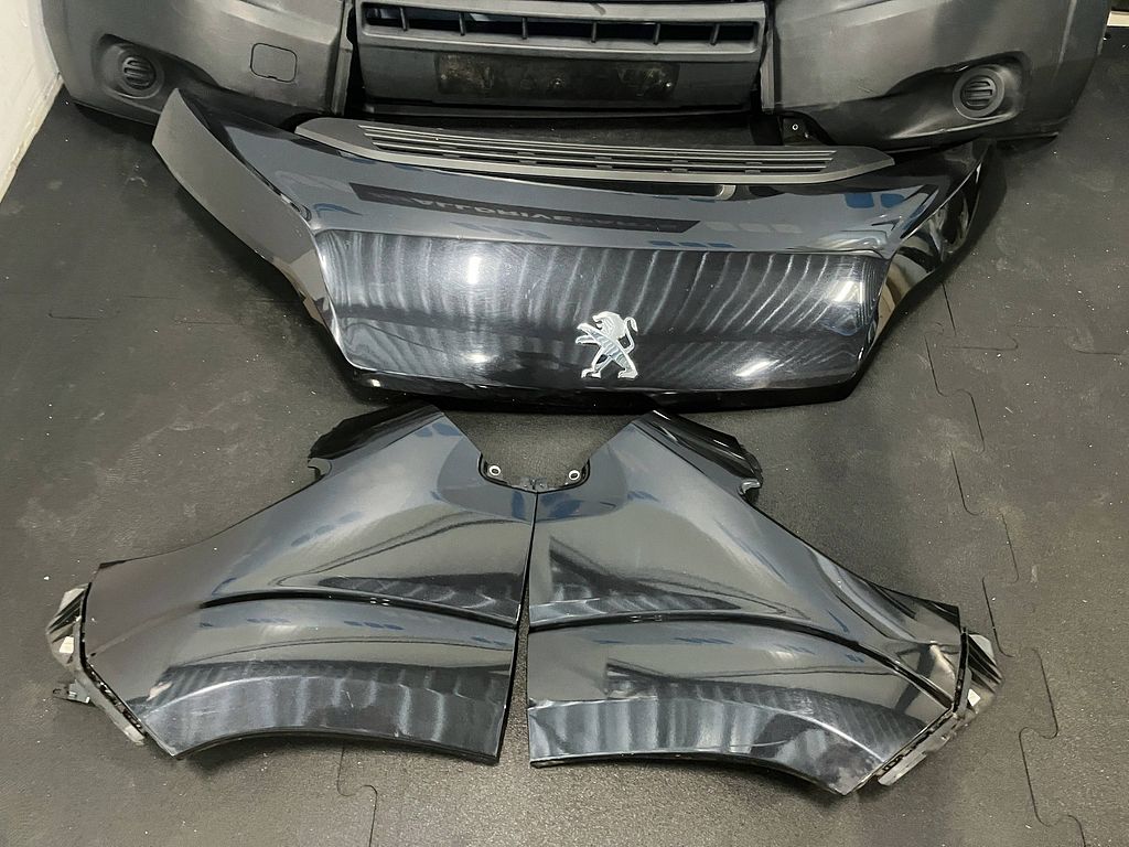 Complete voorkop Front Peugeot Boxer met LED koplampen zwart
