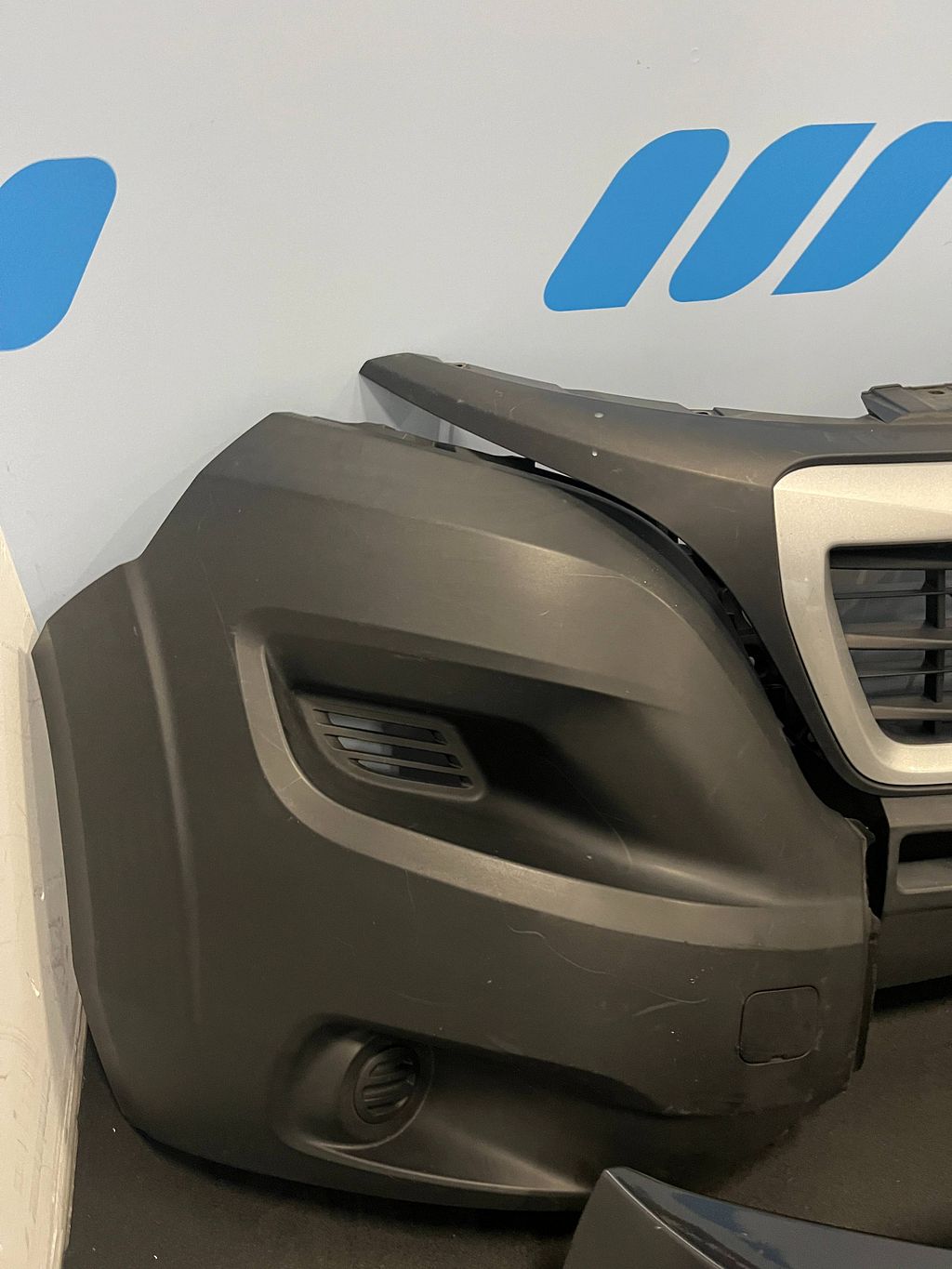Complete voorkop Front Peugeot Boxer met LED koplampen zwart