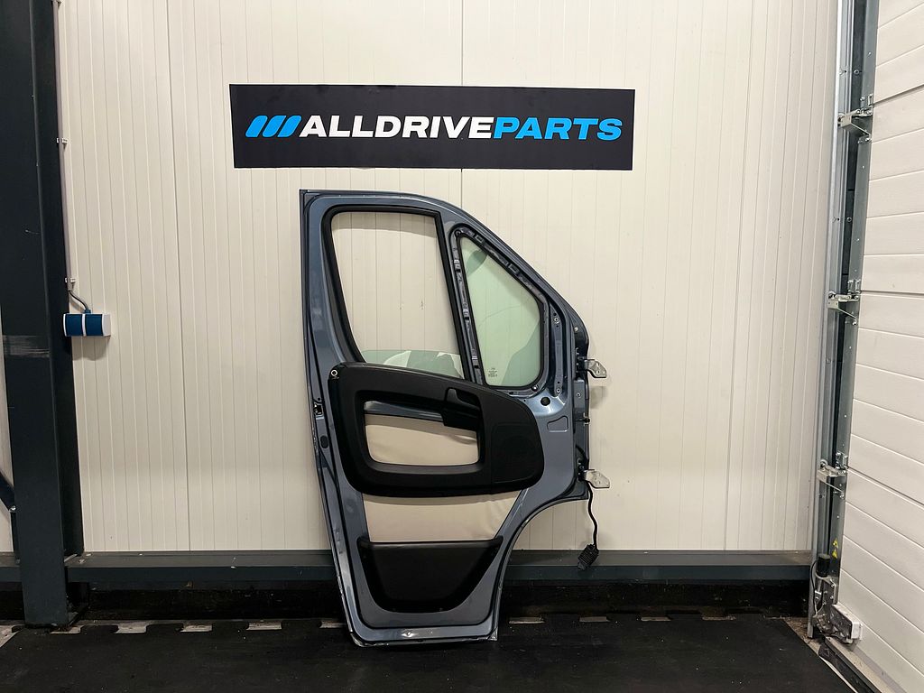 Peugeot Boxer Fiat Ducato Voorportier links grijs 9002EJ