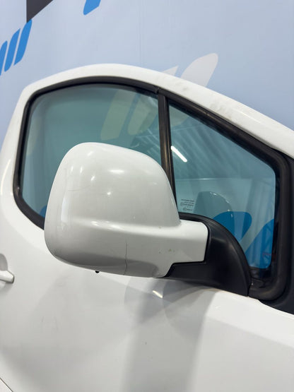 Peugeot Partner  Voorportier rechts wit 9004Z6