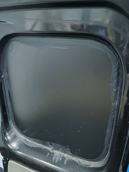 Renault Trafic Achterdeur rechts zwart met ruit 7751472225