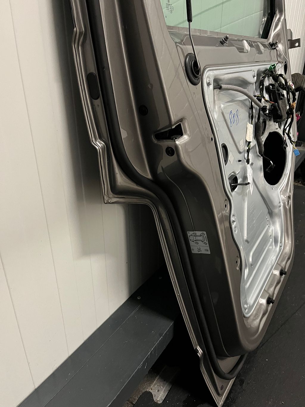 VW T6 Multivan Voorportier links LH1X Mojawe Beige