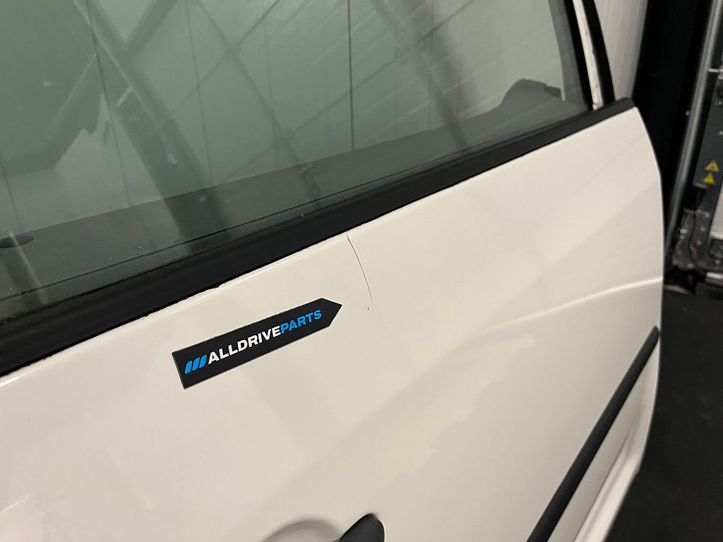 VW Volkswagen Caddy Voorportier rechts R902 wit 2K0831056B